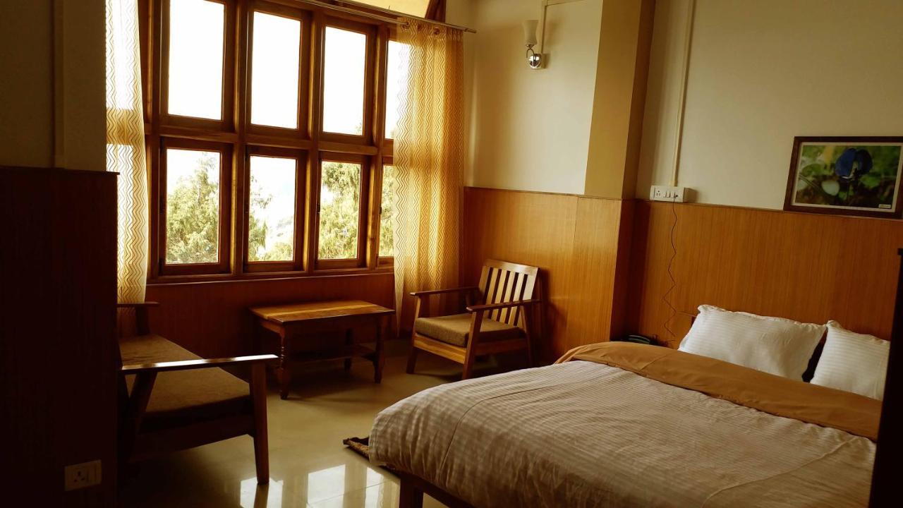 Hotel The Oak Tawang Exterior photo